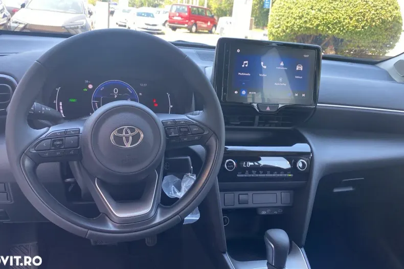 Toyota Yaris Cross din 2025 cu 1.500 km - oferta TOY158655 - foto 9