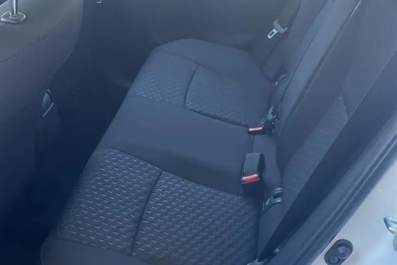 Toyota Yaris Cross din 2025 cu 1.500 km - oferta TOY158655 - foto 12