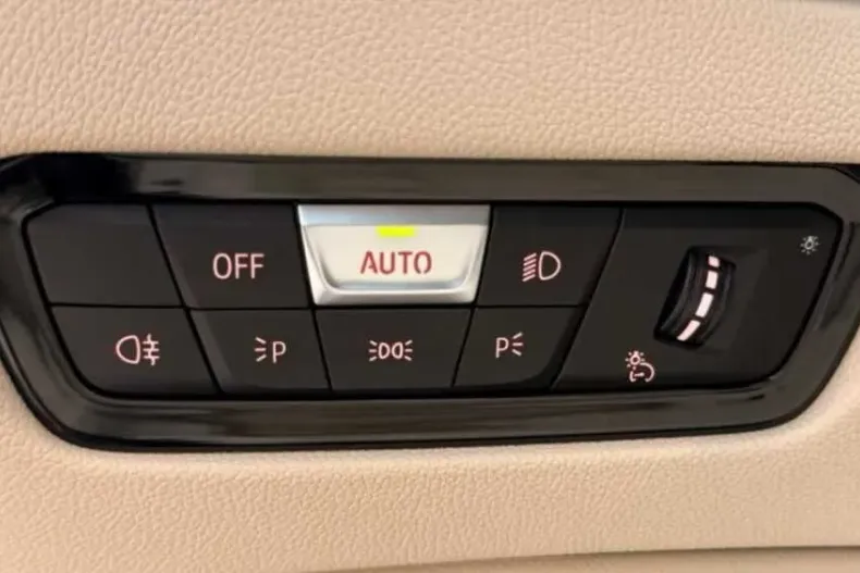 BMW Seria 3 din 2021 cu 48.000 km - oferta BMW158664 - foto 23