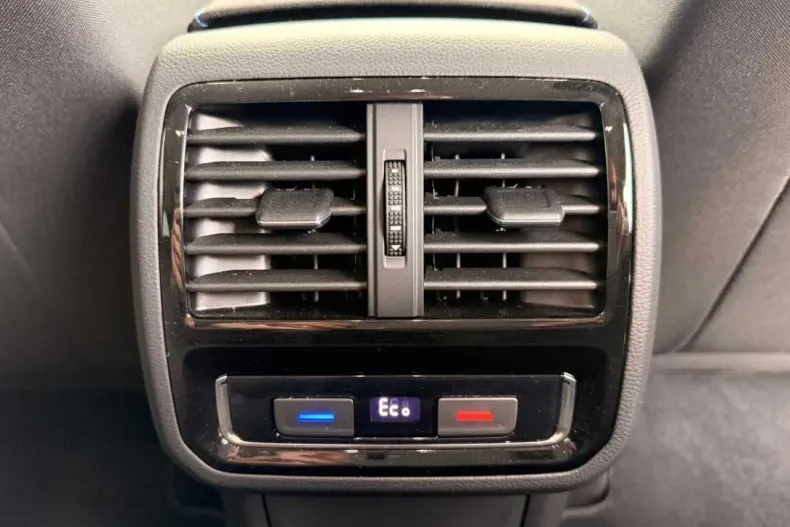 Volkswagen Passat din 2021 cu 90.000 km - oferta VOL158665 - foto 27