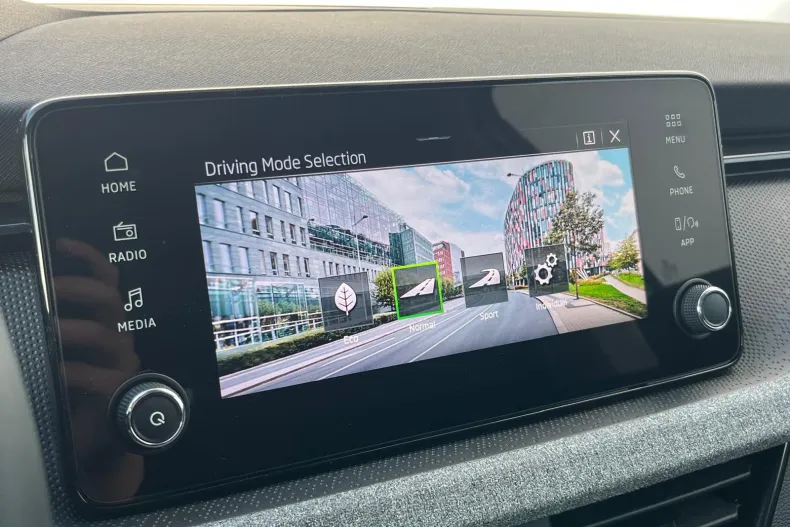 Skoda Scala din 2025 cu 18.386 km - oferta SKO158668 - foto 24