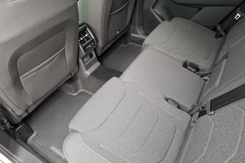 Skoda Kodiaq din 2025 cu 1.500 km - oferta SKO158671 - foto 39