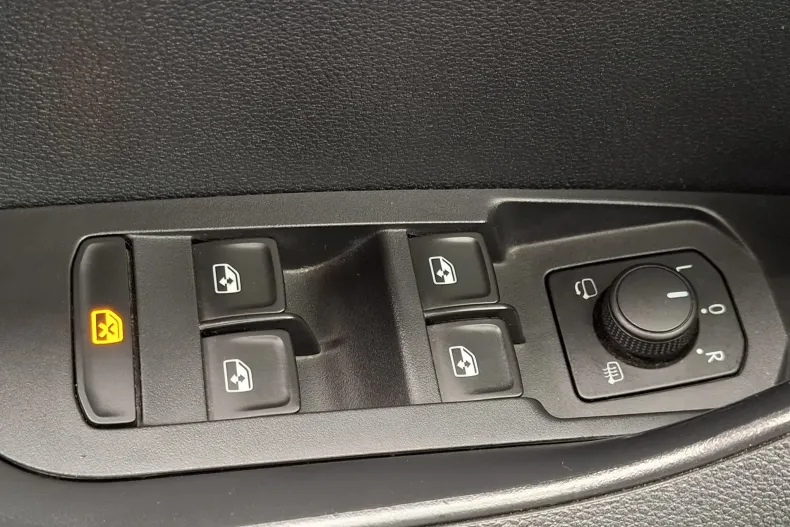 Skoda Karoq din 2023 cu 49.299 km - oferta SKO158672 - foto 33