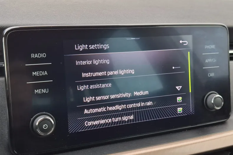 Skoda Kamiq din 2023 cu 39.252 km - oferta SKO158675 - foto 19