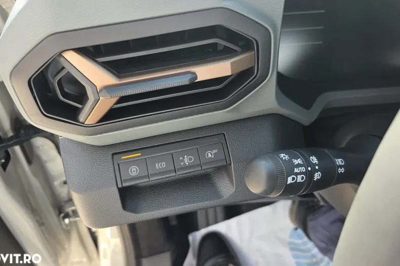 Dacia Duster din 2025 cu 0 km - oferta DAC158676 - foto 17