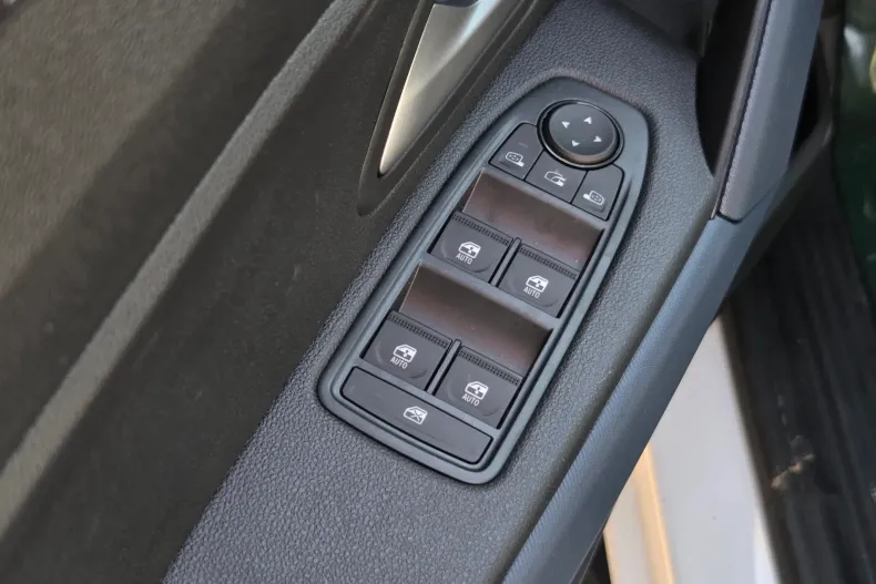 Dacia Duster din 2025 cu 0 km - oferta DAC158678 - foto 8