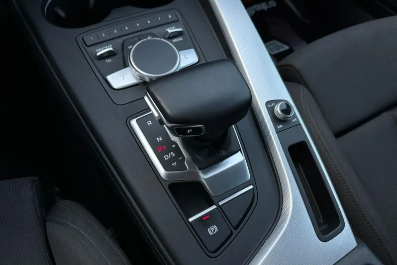 Audi A4 din 2019 cu 150.629 km - oferta AUD158698 - foto 16