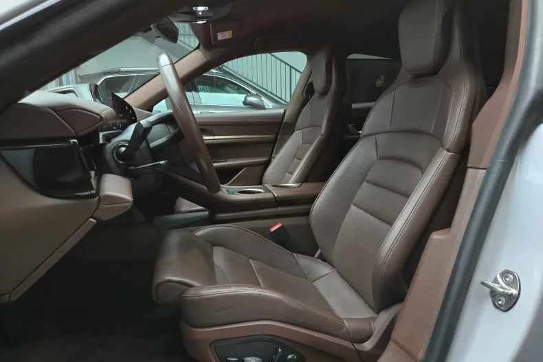 Porsche Taycan din 2021 cu 41.011 km - oferta POR158707 - foto 18