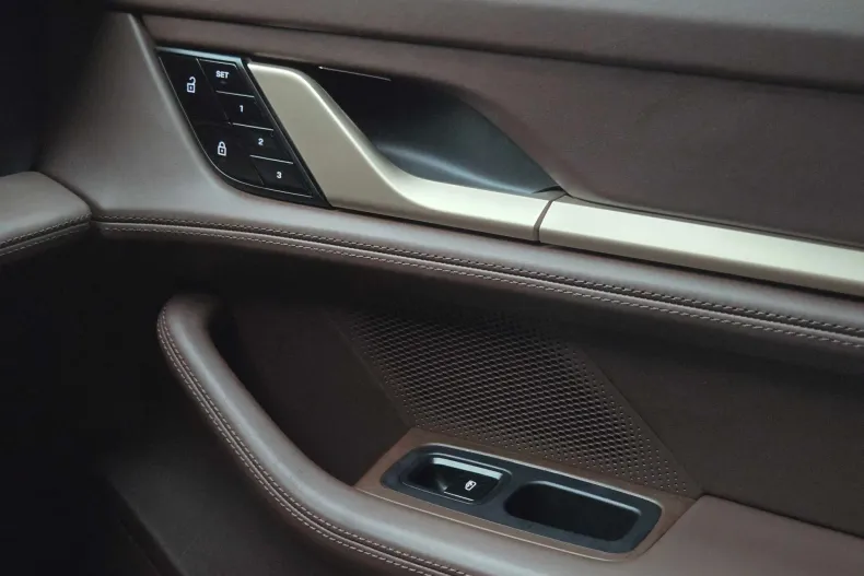 Porsche Taycan din 2021 cu 41.011 km - oferta POR158707 - foto 28