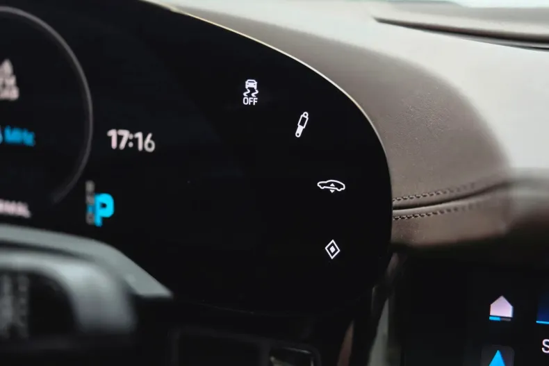 Porsche Taycan din 2021 cu 41.011 km - oferta POR158707 - foto 29