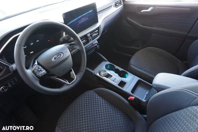 Ford Kuga din 2025 cu 1 km - oferta FOR158712 - foto 5