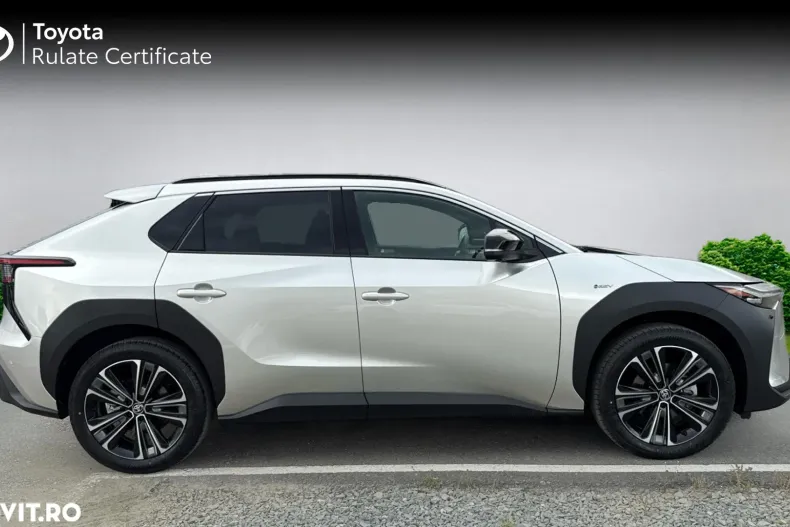 Toyota bZ4X din 2025 cu 5.434 km - oferta TOY158725 - foto 3
