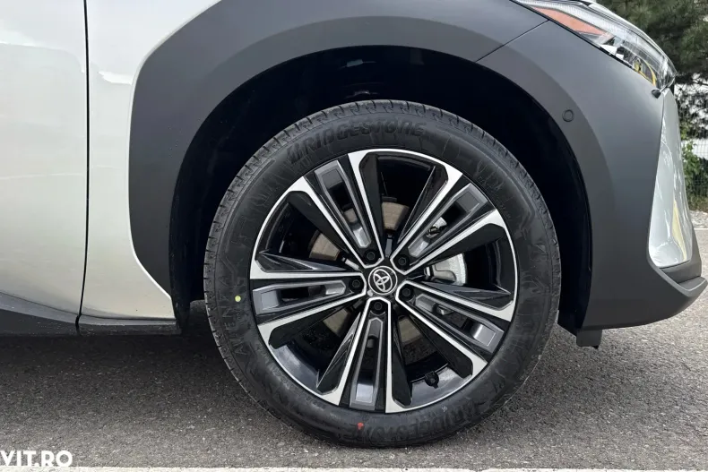 Toyota bZ4X din 2025 cu 5.434 km - oferta TOY158725 - foto 10