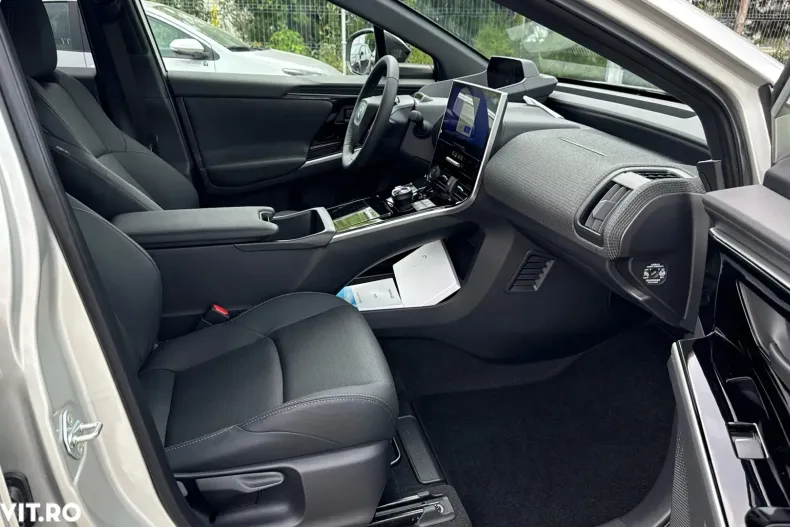 Toyota bZ4X din 2025 cu 5.434 km - oferta TOY158725 - foto 32