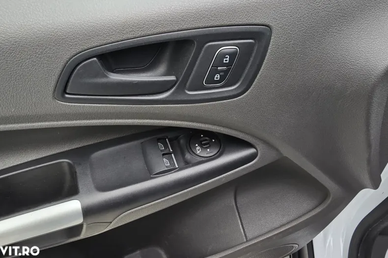 Ford Transit Connect din 2019 cu 69.358 km - oferta FOR158732 - foto 11