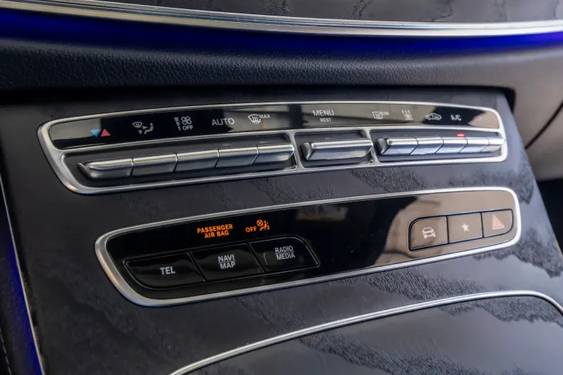 Mercedes-Benz E din 2020 cu 123.900 km - oferta MER158734 - foto 25