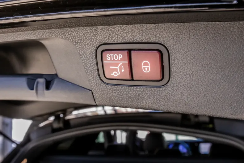 Mercedes-Benz E din 2020 cu 123.900 km - oferta MER158734 - foto 40