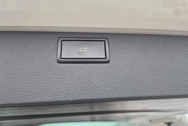 Volkswagen Multivan din 2019 cu 106.119 km - oferta VOL158744 - foto 28