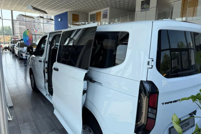 Ford Transit Custom din 2025 cu 1 km - oferta FOR158758 - foto 2