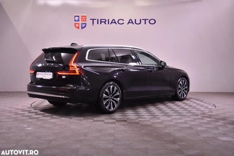 Volvo V60 din 2024 cu 4.377 km - oferta VOL158763 - foto 5