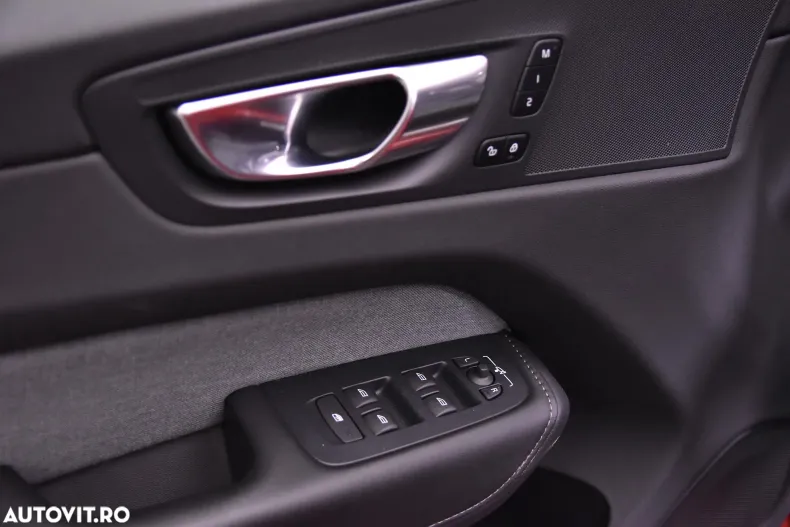 Volvo XC60 din 2021 cu 123.891 km - oferta VOL158765 - foto 14