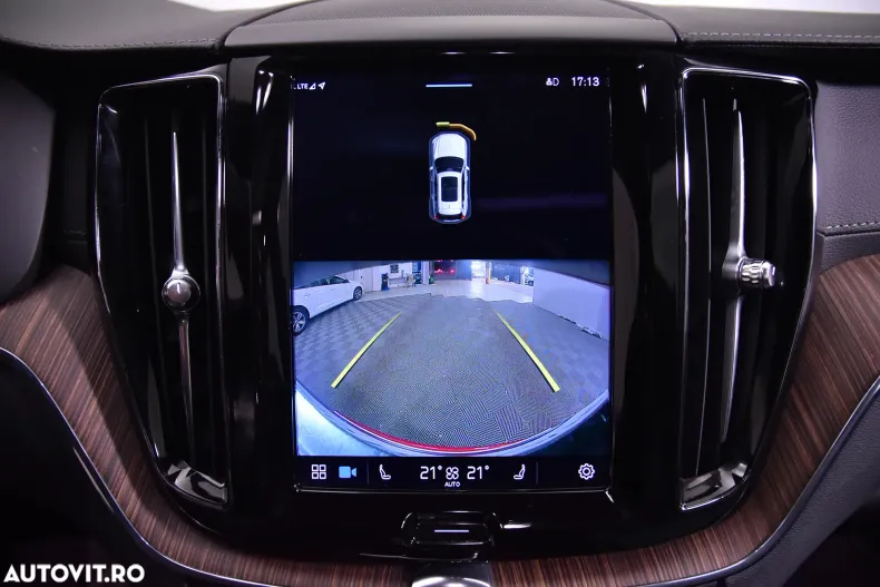 Volvo XC60 din 2021 cu 123.891 km - oferta VOL158765 - foto 19