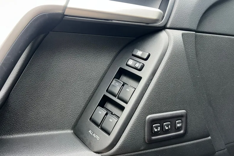 Toyota Land Cruiser din 2023 cu 123.000 km - oferta TOY158770 - foto 34