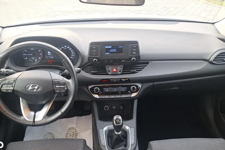 Hyundai i30 din 2022 cu 18.663 km - oferta HYU158771 - foto 8