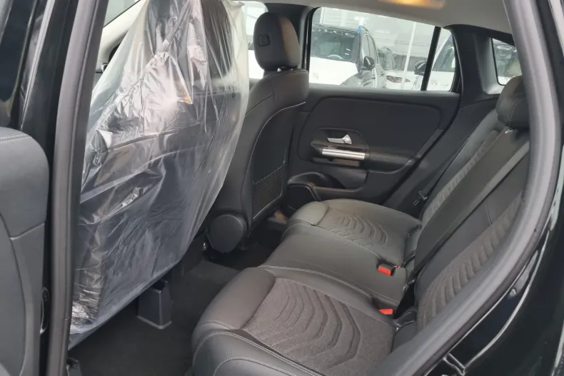 Mercedes-Benz GLA din 2025 cu 0 km - oferta MER158776 - foto 16