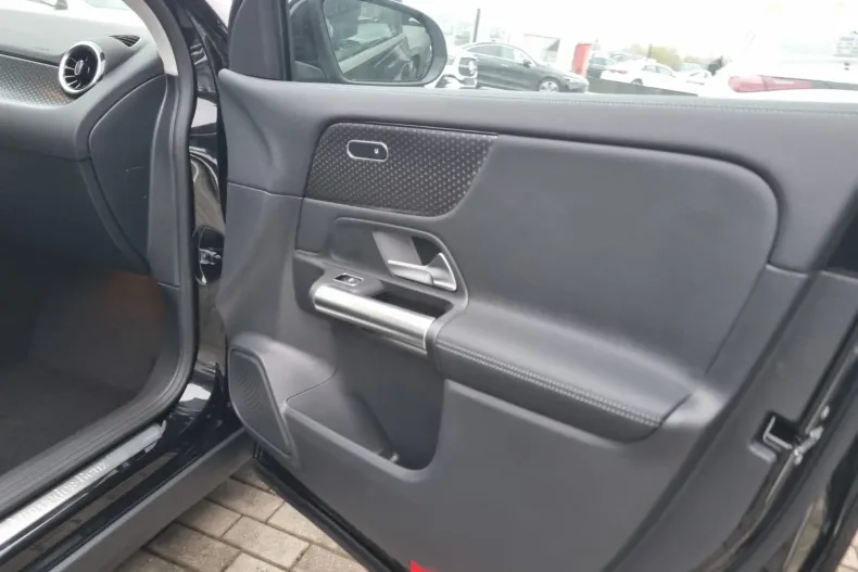 Mercedes-Benz GLA din 2025 cu 0 km - oferta MER158776 - foto 17