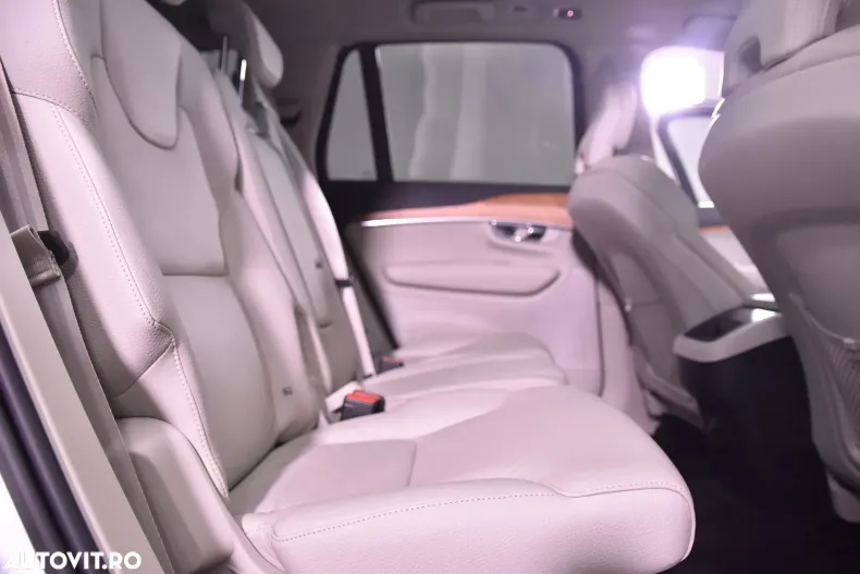 Volvo XC90 din 2022 cu 56.334 km - oferta VOL158777 - foto 12