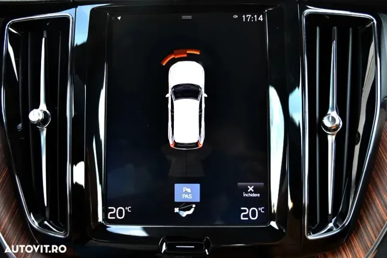 Volvo XC60 din 2020 cu 179.000 km - oferta VOL158783 - foto 12
