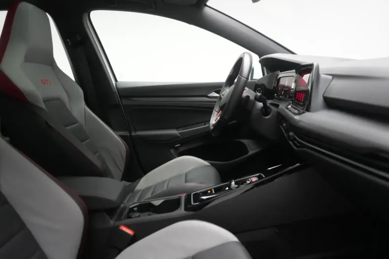 Volkswagen Golf din 2023 cu 16.000 km - oferta VOL158824 - foto 6