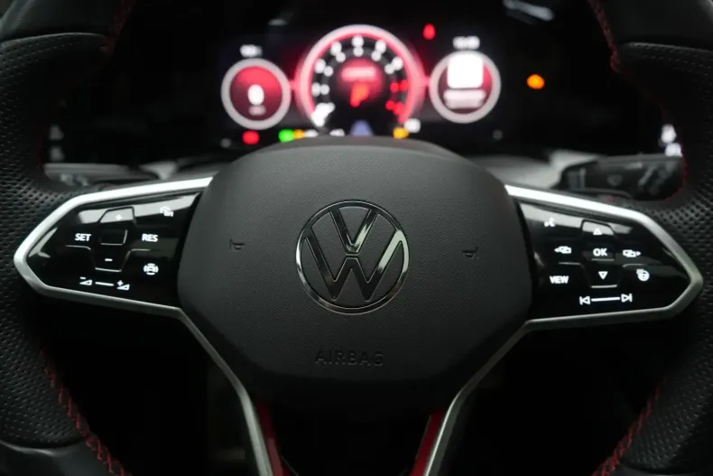 Volkswagen Golf din 2023 cu 16.000 km - oferta VOL158824 - foto 21