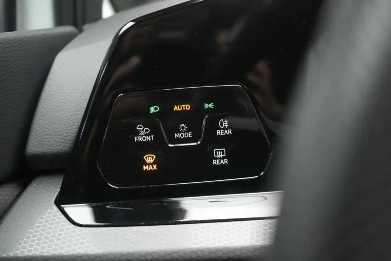 Volkswagen Golf din 2023 cu 16.000 km - oferta VOL158824 - foto 24