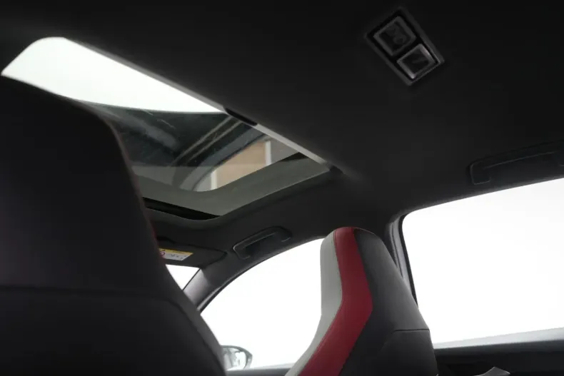 Volkswagen Golf din 2023 cu 16.000 km - oferta VOL158824 - foto 26