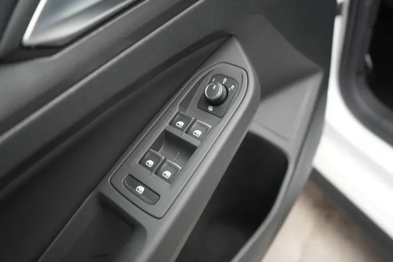 Volkswagen Golf din 2023 cu 16.000 km - oferta VOL158824 - foto 29