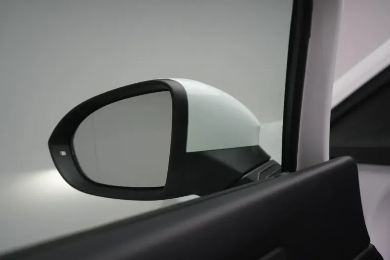 Volkswagen Golf din 2023 cu 16.000 km - oferta VOL158824 - foto 32