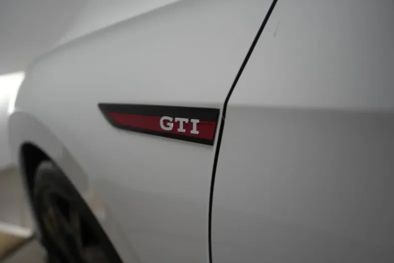 Volkswagen Golf din 2023 cu 16.000 km - oferta VOL158824 - foto 33