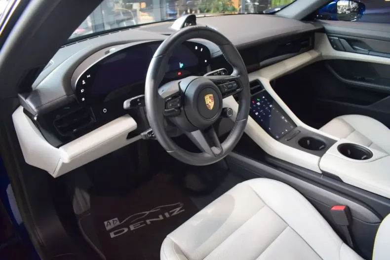 Porsche Taycan din 2022 cu 47.085 km - oferta POR158830 - foto 9