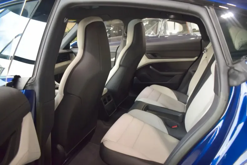 Porsche Taycan din 2022 cu 47.085 km - oferta POR158830 - foto 11