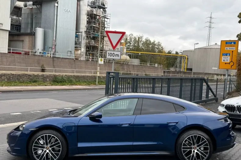 Porsche Taycan din 2020 cu 103.500 km - oferta POR158834 - foto 11