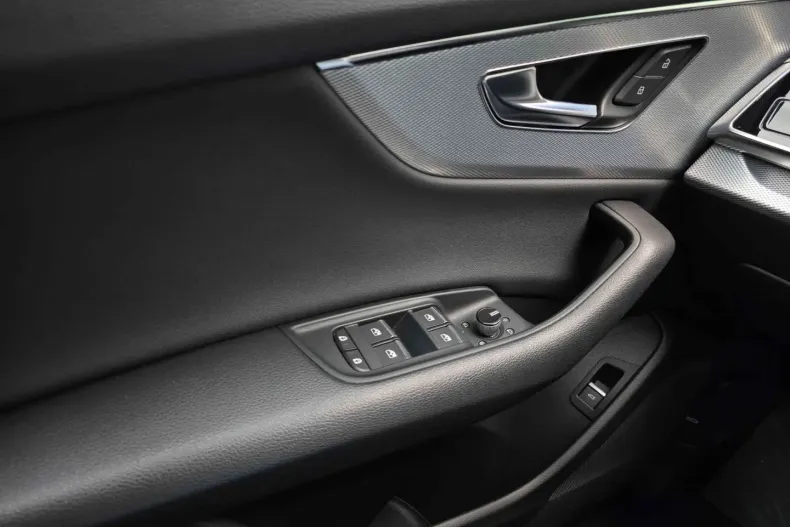 Audi Q8 din 2023 cu 106.363 km - oferta AUD158840 - foto 7