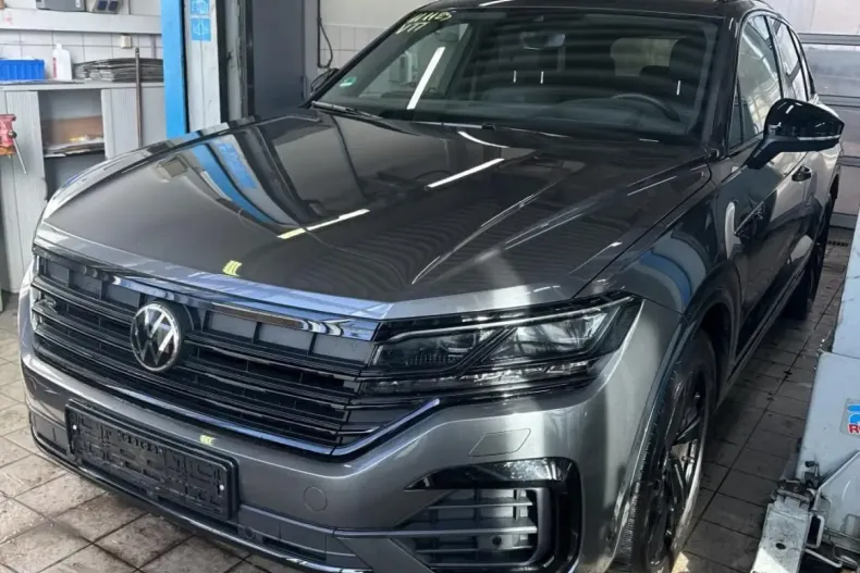 Volkswagen Touareg din 2022 cu 48.191 km - oferta VOL158854 - foto 1