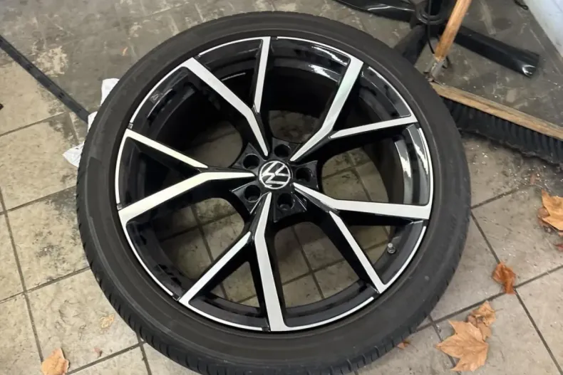 Volkswagen Touareg din 2022 cu 48.191 km - oferta VOL158854 - foto 4