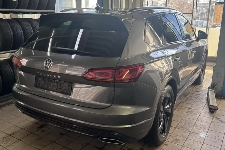 Volkswagen Touareg din 2022 cu 48.191 km - oferta VOL158854 - foto 6