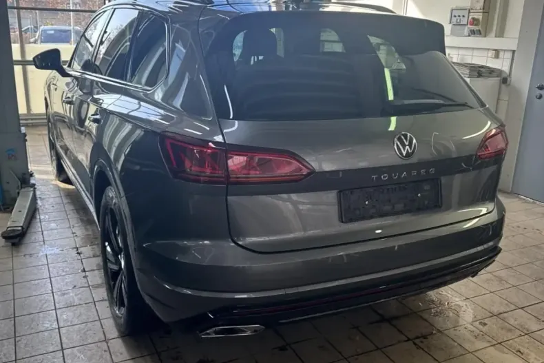 Volkswagen Touareg din 2022 cu 48.191 km - oferta VOL158854 - foto 7