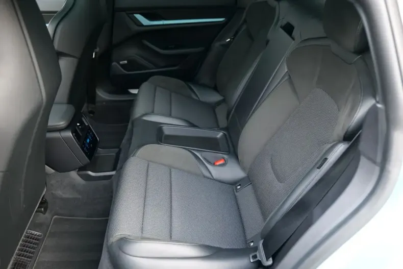 Porsche Taycan din 2020 cu 123.989 km - oferta POR158864 - foto 23