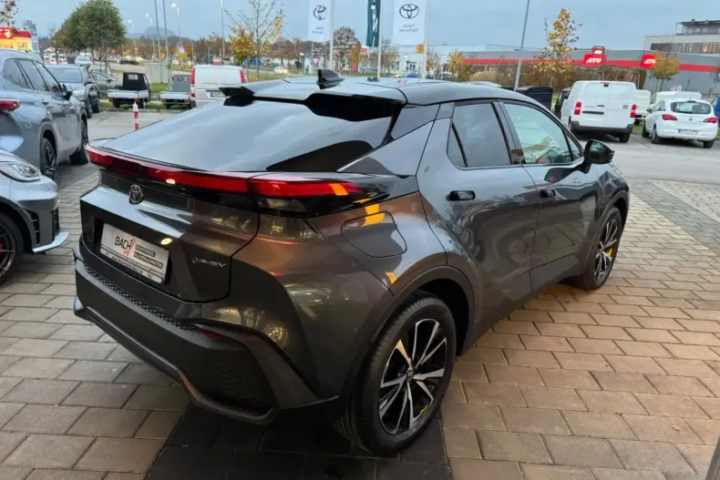 Toyota C-HR din 2024 cu 5.500 km - oferta TOY158872 - foto 4