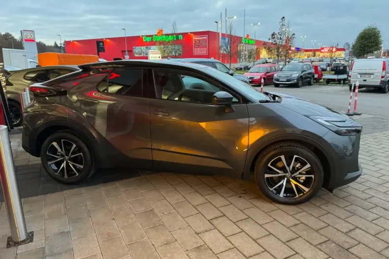 Toyota C-HR din 2024 cu 5.500 km - oferta TOY158872 - foto 5